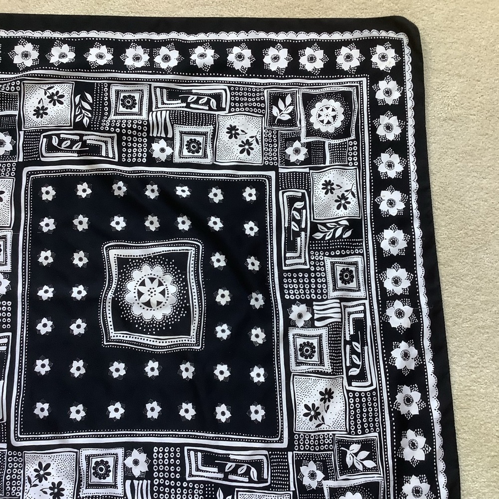 Black and White Floral Scarf - Picture 3 of 7